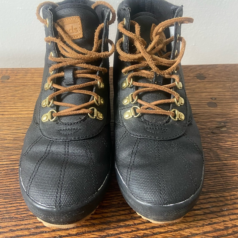 Keds Women’s size 8 Black Boots with Brown Laces. Water resistant